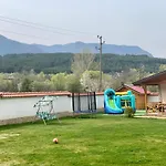“планински рай” Mountain Paradise ゲストハウス