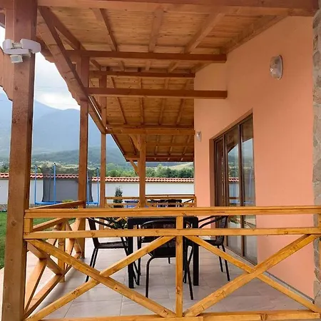 Къща за гости “планински рай” Mountain Paradise 4*