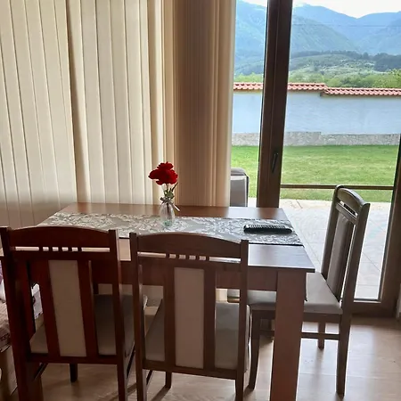 “планински рай” Mountain Paradise Къща за гости